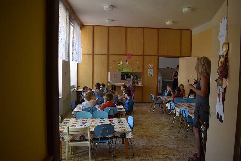 Uhřínov má nejmladší obyvatele na Vysočině. Ve školce už pro ně nemají kapacity.