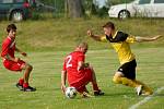 V sobotu hostil Moravec (ve žlutém) rezervu Vrchoviny (v červeném), se kterou se rozešel nerozhodně 1:1.