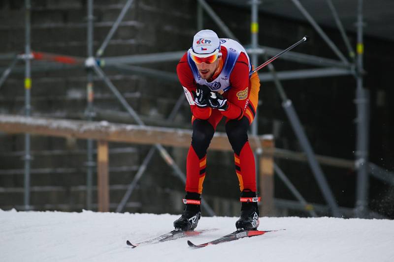 Luděk Šeller z Dukly Liberec a Sandra Schützová ze Ski Jilemnice získali na mistrovství republiky v běhu na lyžích v Novém Městě na Moravě tituly ve sprintu volnou technikou.