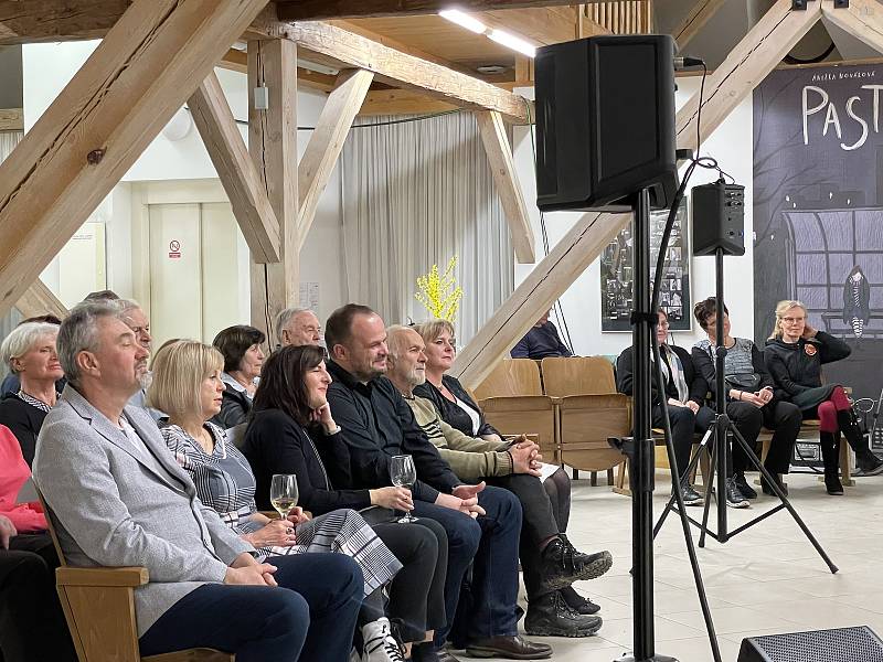 Koncert v podkroví Horácké galerie vynesl přes sedm tisíc.