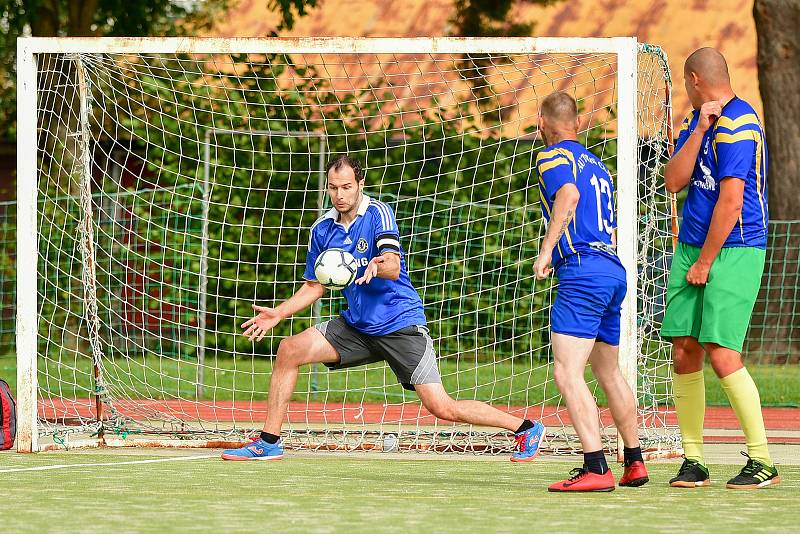 Hráči Kozel Teamu (na týmovém snímku v zelených dresech) nasadili od prvního kola neskutečné tempo a po zásluze si během podzimní části letošního ročníku první ligy vybudovali komfortní náskok pro jarní odvety a nadstavbu.