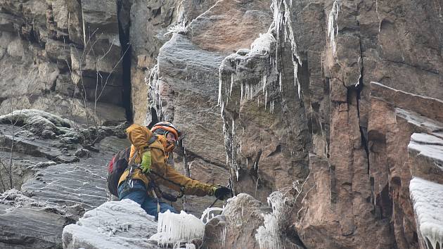 Ledová stěna taje, zimní lezecká sezona ve Víru končí ani ne po měsíci