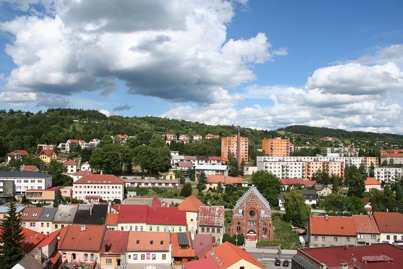 Výhled z věže kostela svatého Mikuláše ve Velkém Meziříčí