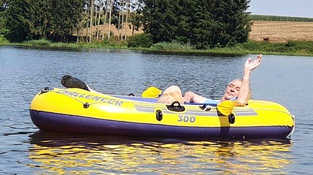 Na člun a k pramenu Oslavy. Prezident Zeman si užil dovolenou na Vysočině