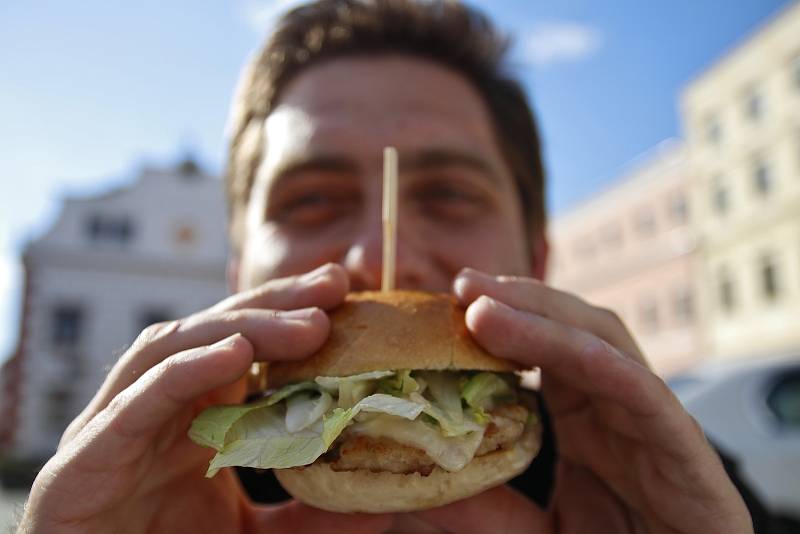 První ročník Burger beer festu na náměstí ve Velkém Meziříčí.