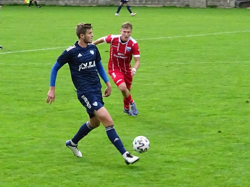 V utkání pátého kola letošního ročníku MSFL doma podlehli fotbalisté Nového Města (v modrém) Dolnímu Benešovu 0:1.