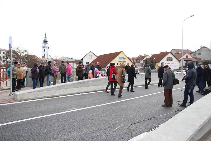 Nový most nahradil původní mostní konstrukci, kterou v roce 1924 postavila brněnská firma Ferrobeton.