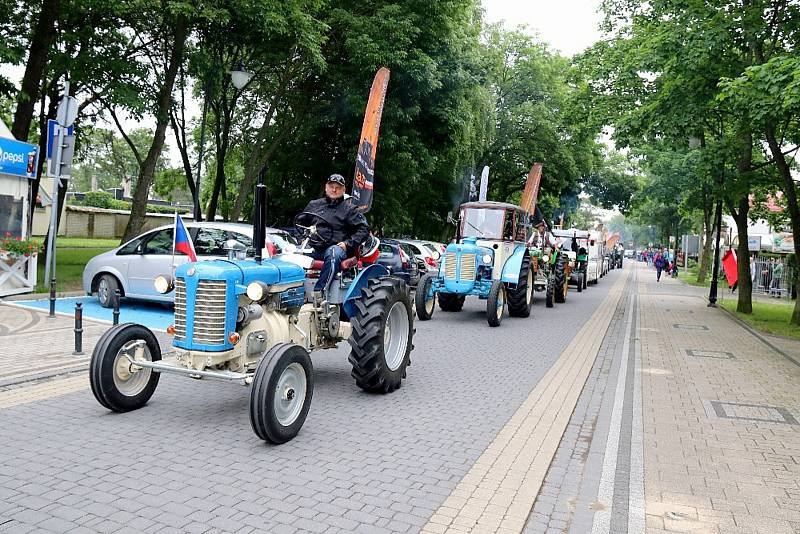 V soboru 1. července se ve Škrdlovicích koná setkání traktorových veteránů. Pořádá ho místní nadšenec Martin Havelka