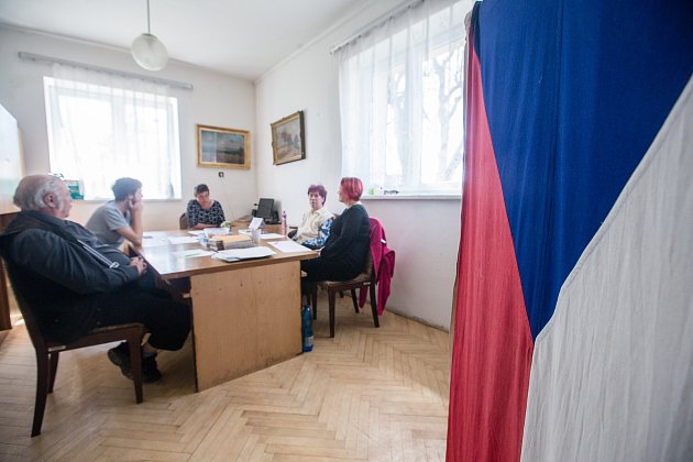 Volební místnost v Rokytně slouží i obyvatelům.