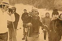 Zlatou lyži čeká letos již 84. ročník. Tento snímek byl pořízený na závodech v roce 1973.