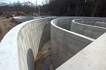 Díky modernizaci čističky bude čistší voda v řece Sázavě a možné napojení na kanalizaci pro nové obyvatele regionu.