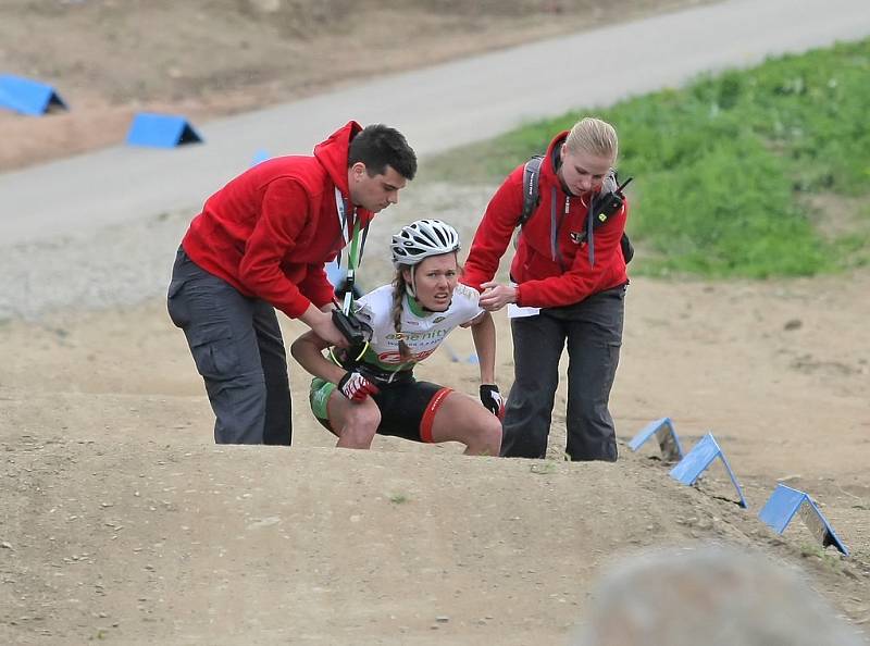 Sprint Světového poháru horských kol v Novém Městě na Moravě. Závod provázelo několik nehod sportovců.