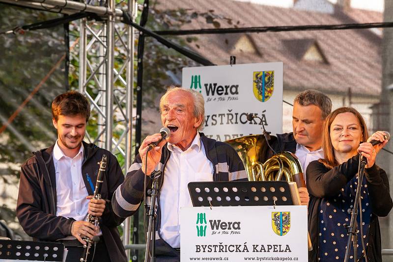 Prosluněné Svatováclavské slavnosti v Novém Městě na Moravě zaujaly účastníky všech věkových kategorií.
