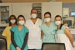 Práce na chirurgické jednotce intenzivní péče v Novém Městě na Moravě není jednoduchá. Tým tamních zdravotníků ji ale zvládá velmi dobře.
