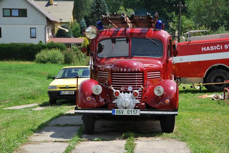 Ve Svratce se opět utkala šestičlenná družstva v hasičském fotbalu.