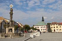 Začátkem loňského roku dokončená přestavba povrchů hlavní části náměstí Republiky se dostala do semifinále soutěže Česká cena za architekturu. 