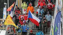 Fanoušky, kterých se už ve Vysočina areně vystřídalo 71 tisíc, ještě čeká pět závodních dní.