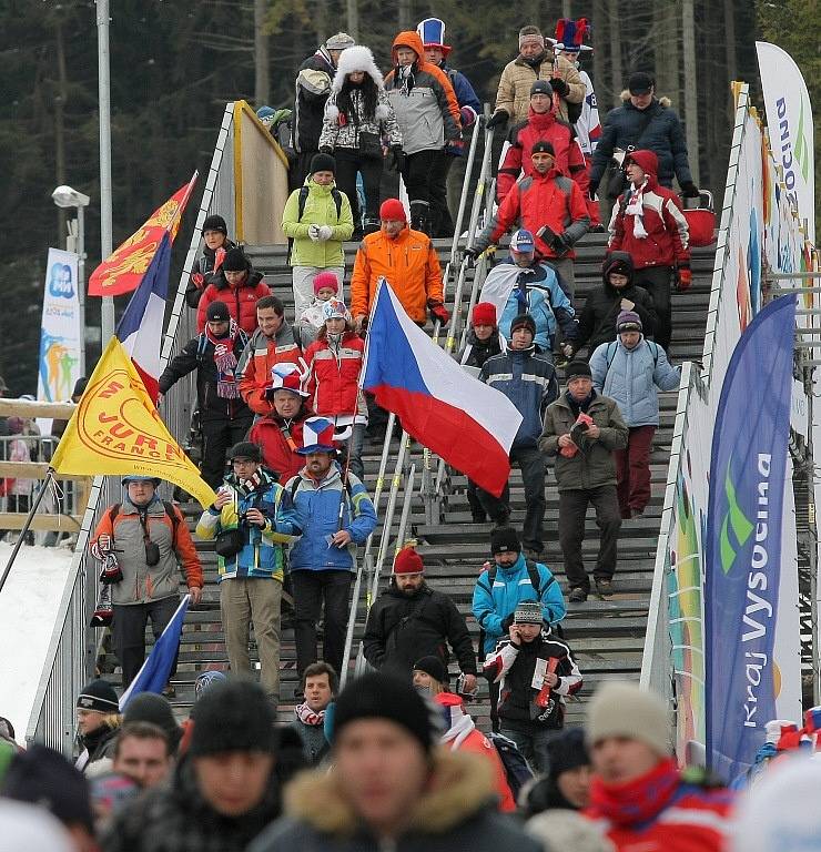 Fanoušky, kterých se už ve Vysočina areně vystřídalo 71 tisíc, ještě čeká pět závodních dní.