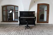 Piano našlo své nové místo ve zrekonstruovaném Veliši.