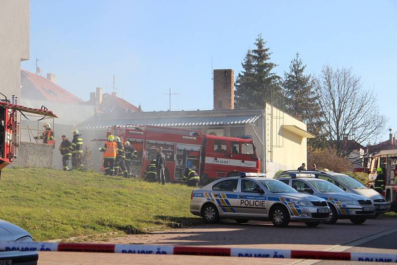 Ve Žďáře hořel sklad zábavní pyrotechniky.