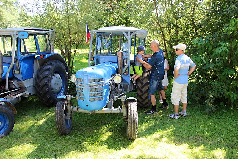 Při tradičním Retrodnu se ve Svratce bavili už podeváté. Foto: Deník/Lenka Mašová