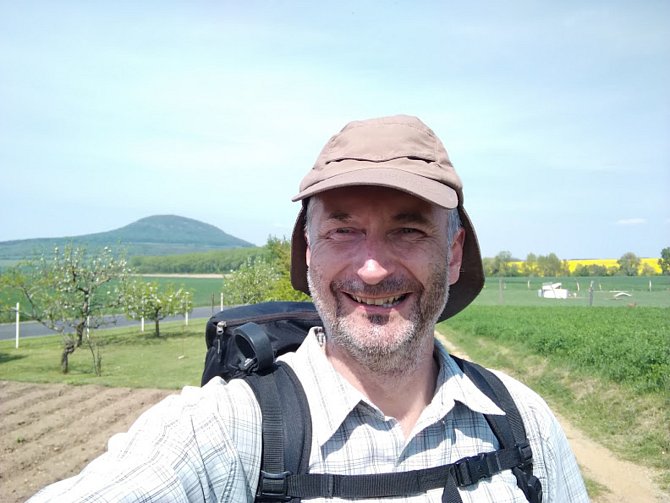 Ředitel hospicu Petr Hladík vykonal pouť na bájnou horu Říp.