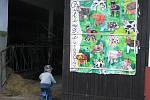 Dětem ze školní družiny v Krucemburku se letos podařilo nakreslit nejlepší plakát propagující české mléko a mléčné výrobky a staly se tak vítězi čtvrtého ročníku soutěže, kterou pořádá netínská Farma rodiny Němcovy za podpory kraje Vysočina. 