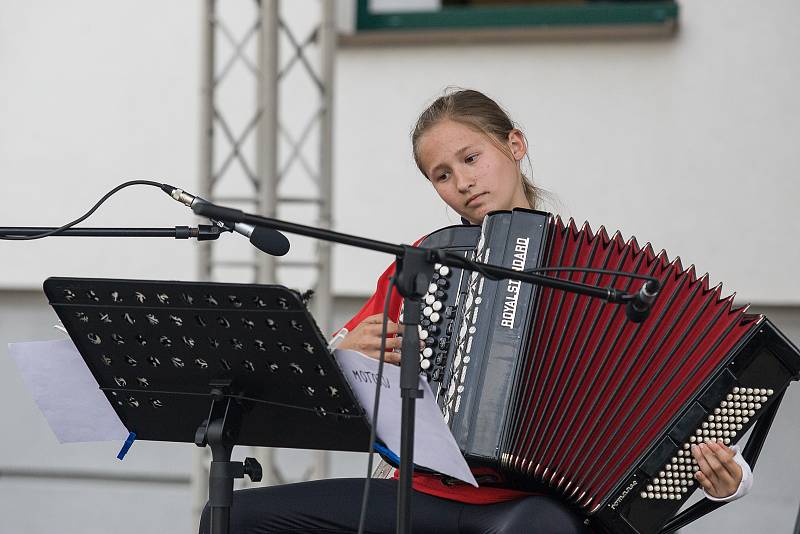 ZUŠ Open v Bystřici nad Perštejnem.