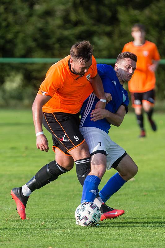 Fotbalové utkání krajského přeboru mezi TJ Nová Ves u Nového Města na Moravě a FK Kovofiniš Ledeč nad Sázavou.