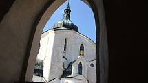Poutní kostel svatého Jana Nepomuckého na Zelené hoře patří mezi nejvýznamnější památky barokního architekta Jana Blažeje Santini-Aichela. V roce 1994 byla tato památka zařazena do seznamu světového dědictví UNESCO.
