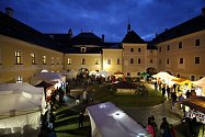 Organizátoři vánočního trhu na žďárském zámku přišli s novinkou v podobě Virtuálního vánočního trhu.