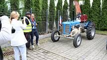 Škrdlovický fanoušek starých traktorů Martin Havelka ve čtvrtek úspěšně dorazil na sraz historických traktorů v přímořském městečku Łazy v Polsku. 800 kilometrů dlouhá cesta mu trvala čtyři dny. „Dojel jsem o den dřív, než bylo v plánu, celá cesta probíha