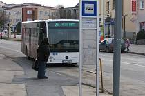 Autobusová síť MHD je v centru Žďáru hustá. Lidé by však svůj spoj ocenili i do nové čtvrti Klafar. Radní slíbili novou zastávku postavit nejpozději příští rok.  