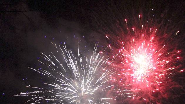 Města preferují oslavy na Nový rok, v přírodě se slaví kdykoliv