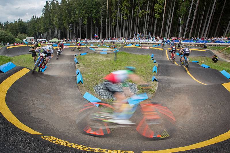 Závod SP v cross country horských kol v Novém Městě na Moravě v kategorii mužů Elite.