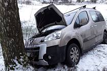 Dopravní komplikace na Vysočině kvůli sněhu a silnému větru.