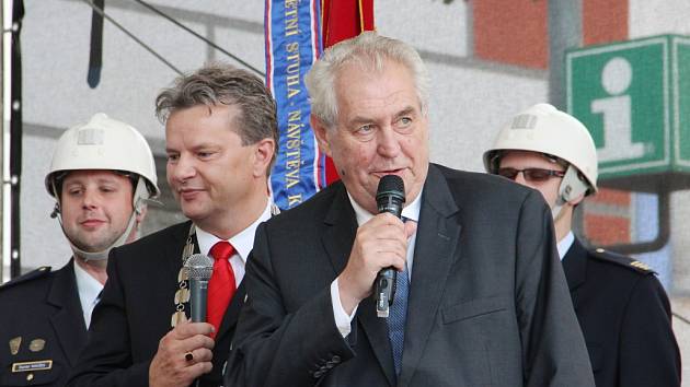Prezident Miloš Zeman ve Velkém Meziříčí 30. června 2016.