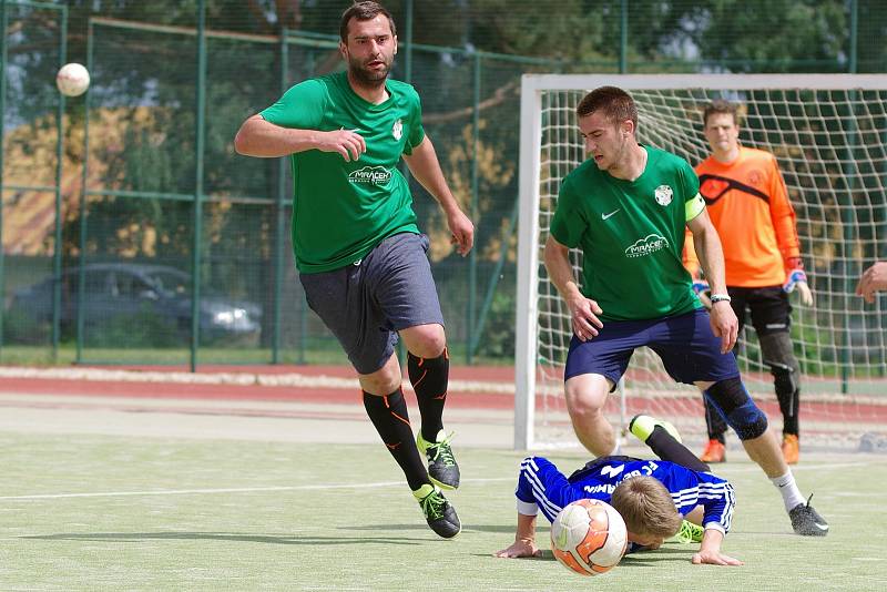 Šlágr první ligy mezi Kozel Teamem (v zeleném) a FC Benjamin nabídl drama až do konce. Výhru 2:1 zařídili svými góly Jan Gančev a Martin Landsman.