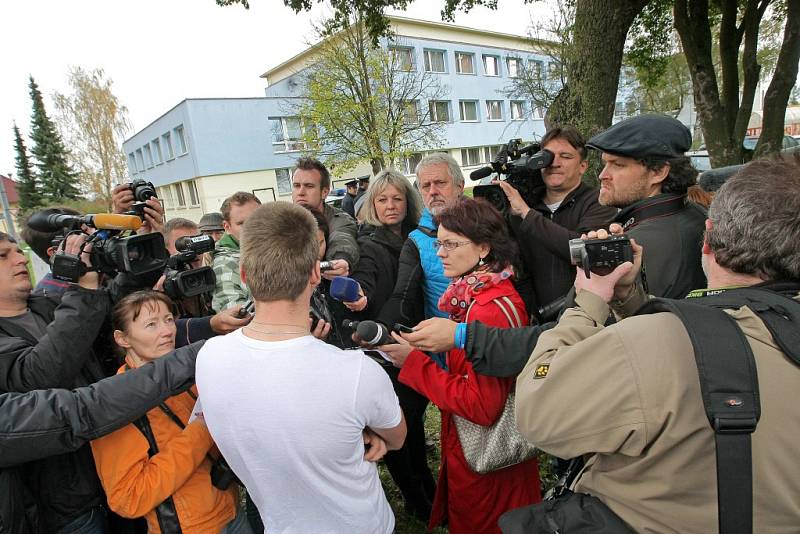 Žďárem nad Sázavou otřásla tragedie ve žďárské škole