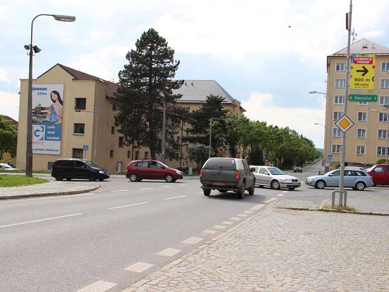 Jak zlepšit plynulost provozu v křižovatce Brodské a Revoluční ulice? Žďárští radní řešení zatím nenašli, příští rok budou hledat dál. 