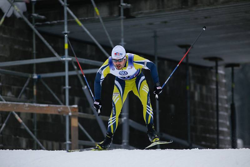 Luděk Šeller z Dukly Liberec a Sandra Schützová ze Ski Jilemnice získali na mistrovství republiky v běhu na lyžích v Novém Městě na Moravě tituly ve sprintu volnou technikou.