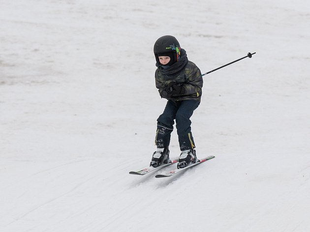 Sjezdovky na Žďársku stále lákají lyžaře