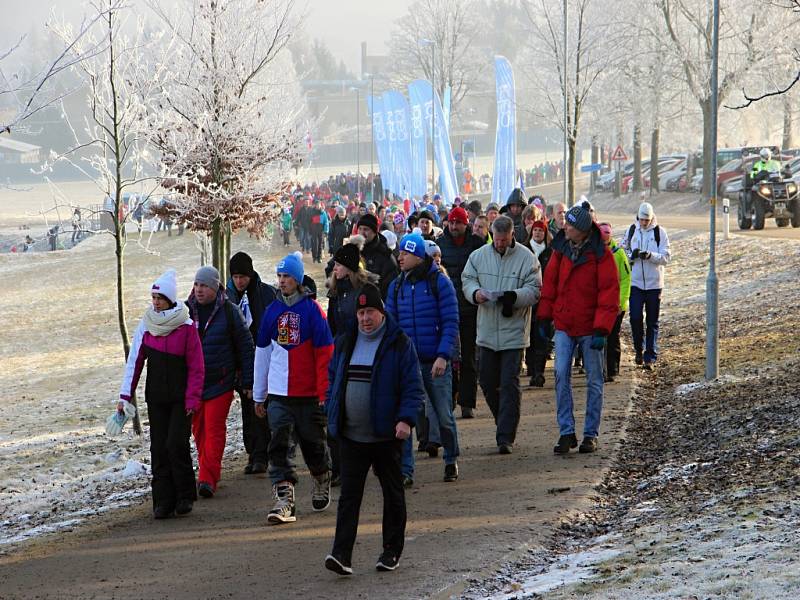 Biatlonoví fanoušci se v sobotu do Vysočina Areny začali přesunovat už čtyři hodiny před začátkem závodů. 