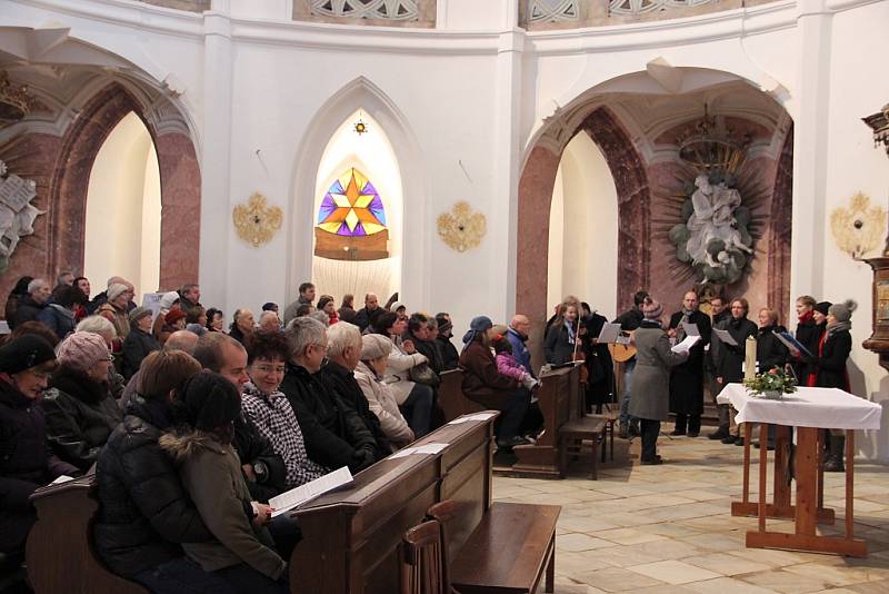 Představení a požehnání žďárského betléma v kostele svatého Jana Nepomuckého, památce UNESCO.