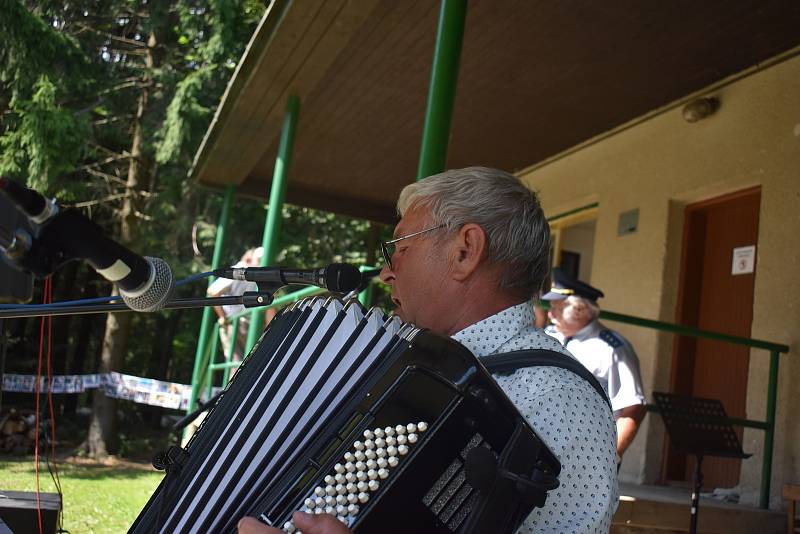 Diváci i účinkující se na setkání harmonikářů a heligonkářů dokonale bavili.