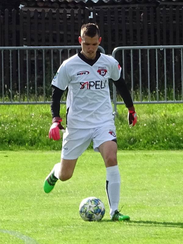 Vítězem letošního ročníku Krajského poháru Vysočiny se stali fotbalisté Nové Vsi (v modrých dresech). Sapeli Polnou ve středu zdolali 3:0.