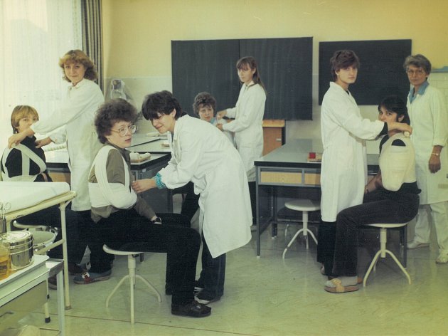 Žďárská zdravotnická škola vznikla začátkem 70. let
