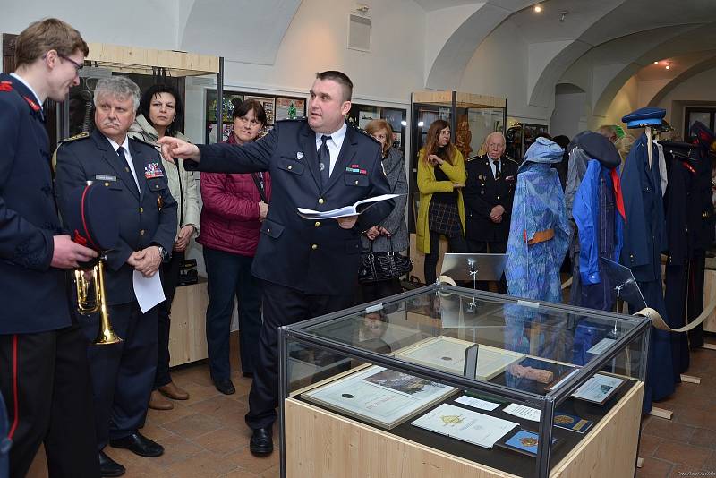 Ve výstavním sále a vestibulu Horáckého muzea byla zahájena výstava ke 140. výročí založení místního sboru dobrovolných hasičů.  Foto: Pavel Kvíčala