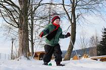 Párkové lyžařské závody uspořádala pro své děti Mateřská škola Vojnův Městec.
