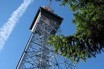Telekomunikační věž byla v Horním lese vybudována v roce 2001, o rok později se z osmatřicetimetrové výšky mohli lidé rozhlédnout po krajině. 